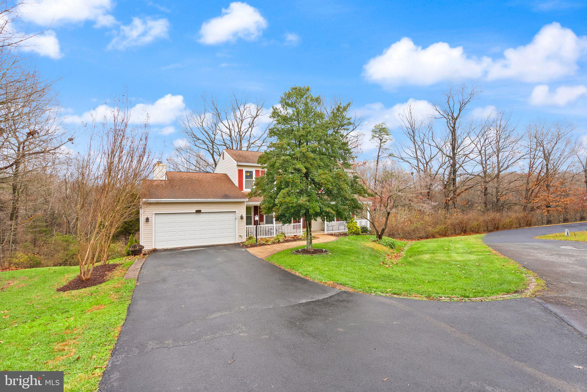9534 Country Roads Ln