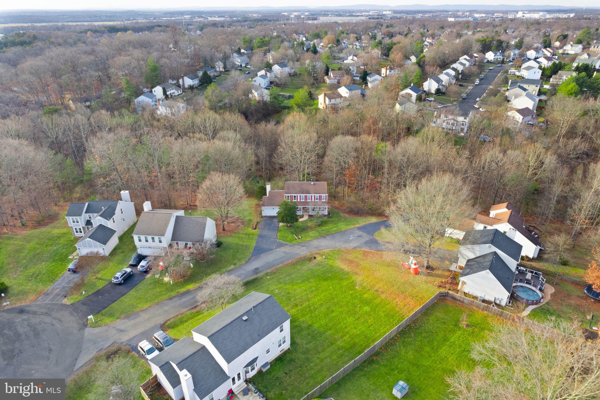 9534 Country Roads Ln