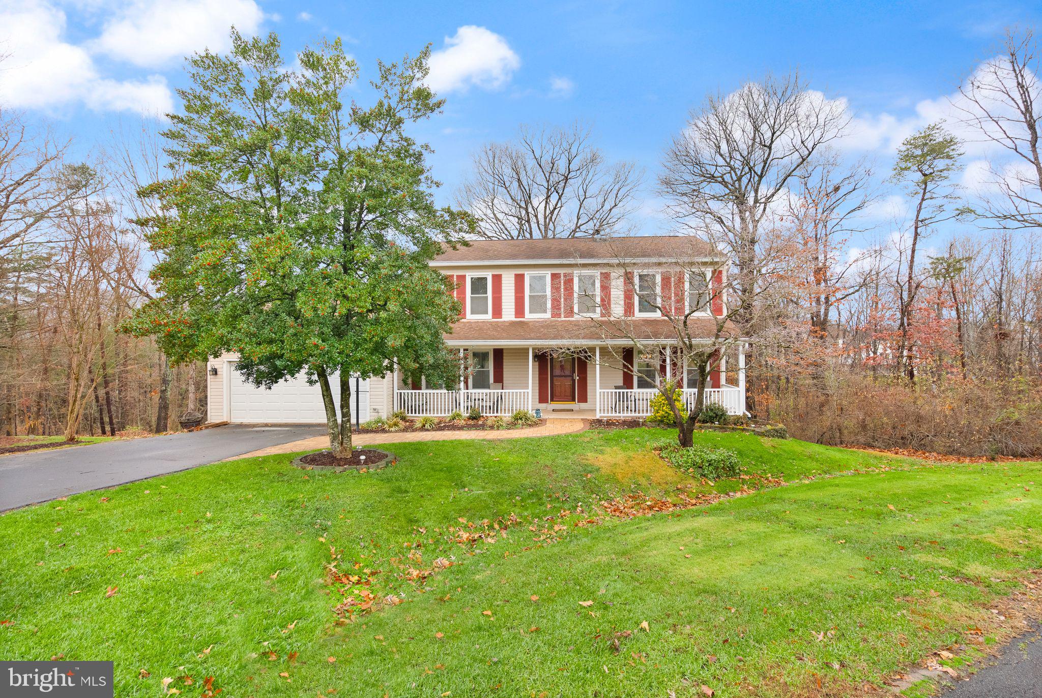 9534 Country Roads Ln
