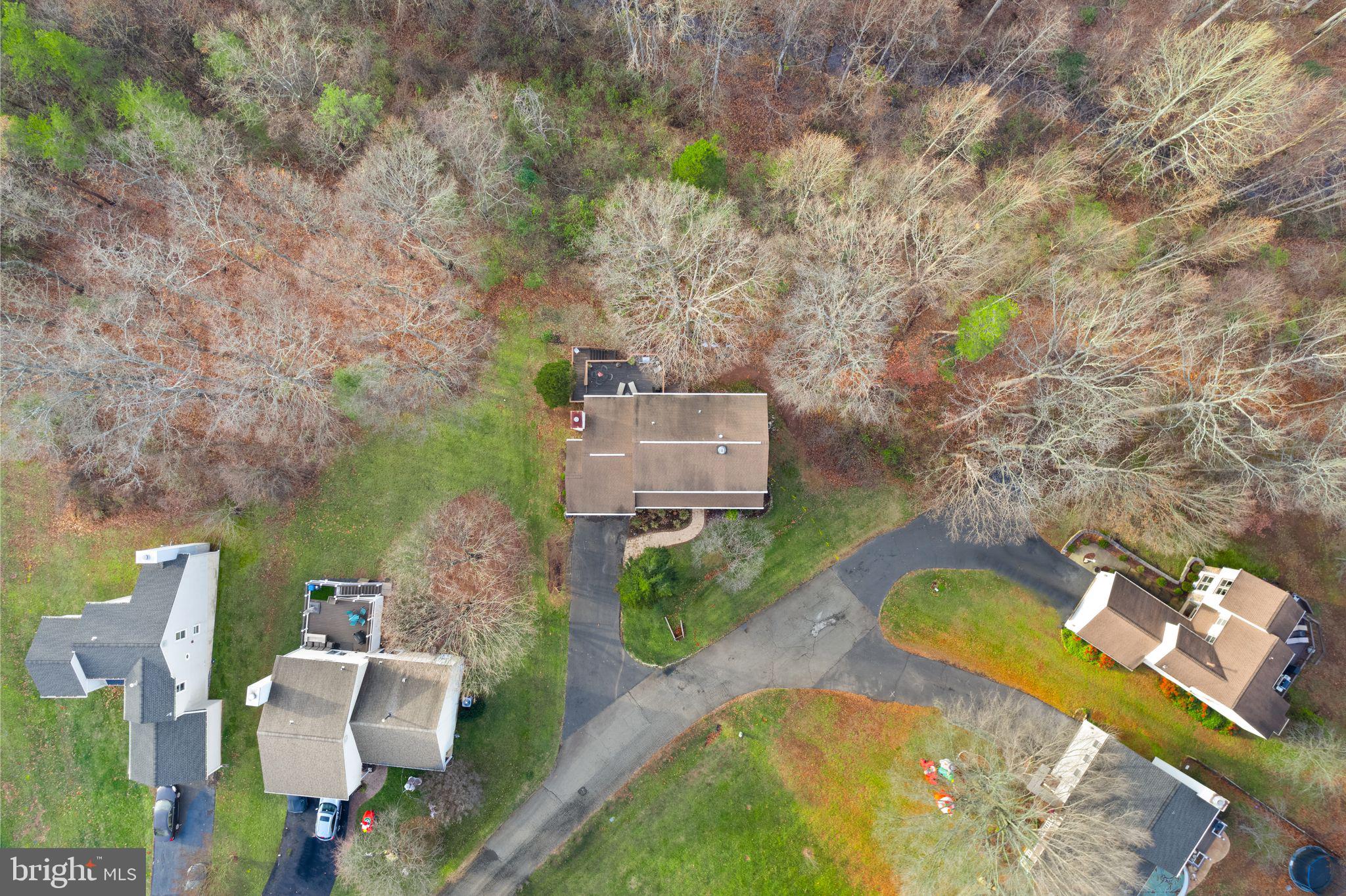 9534 Country Roads Ln