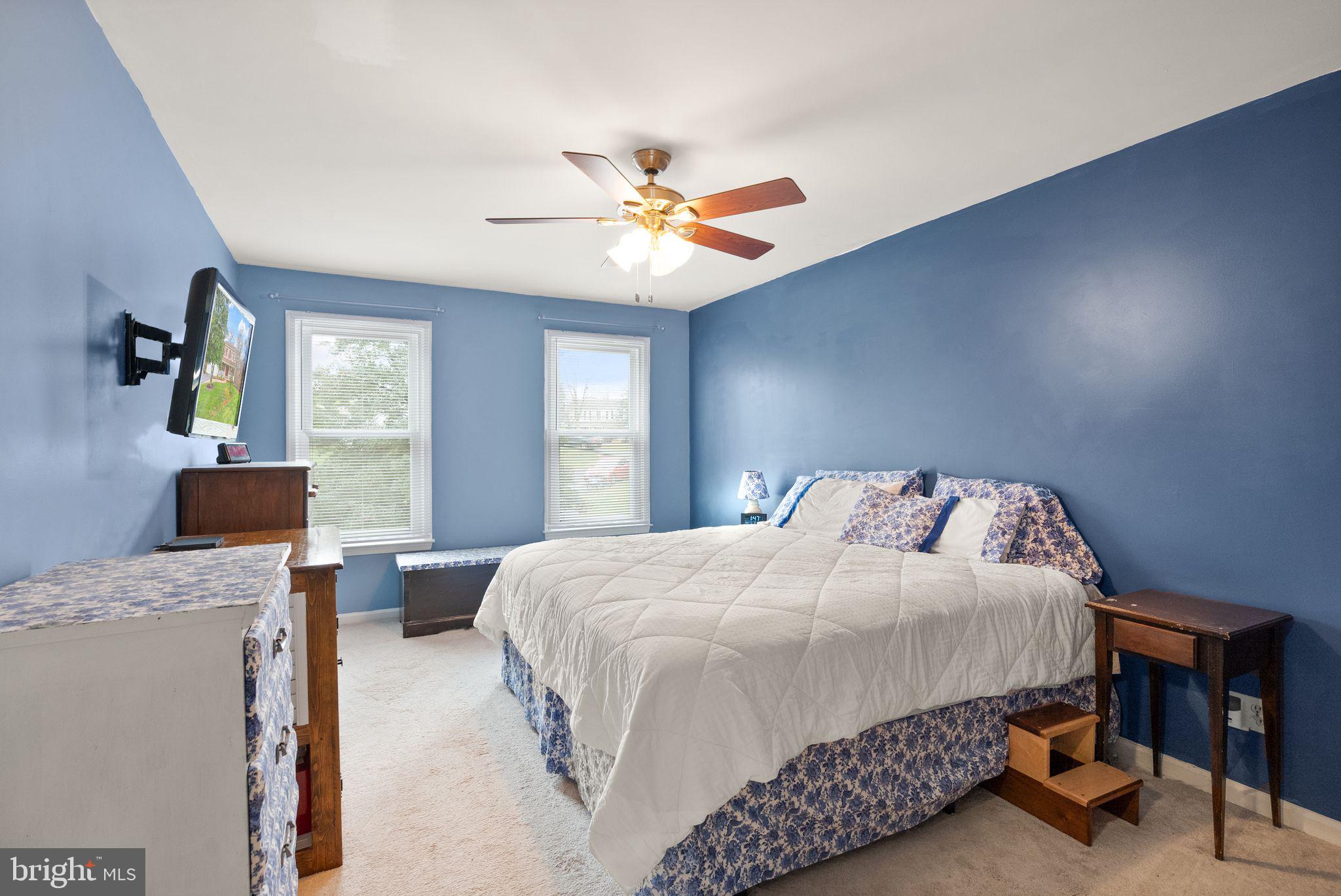 9534 Country Roads Ln