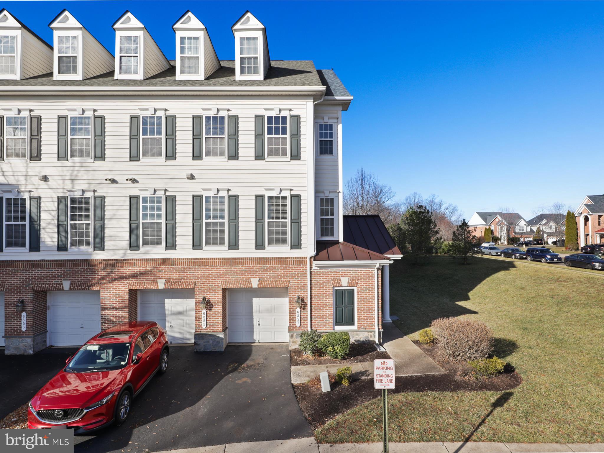 6857 Hampton Bay Ln