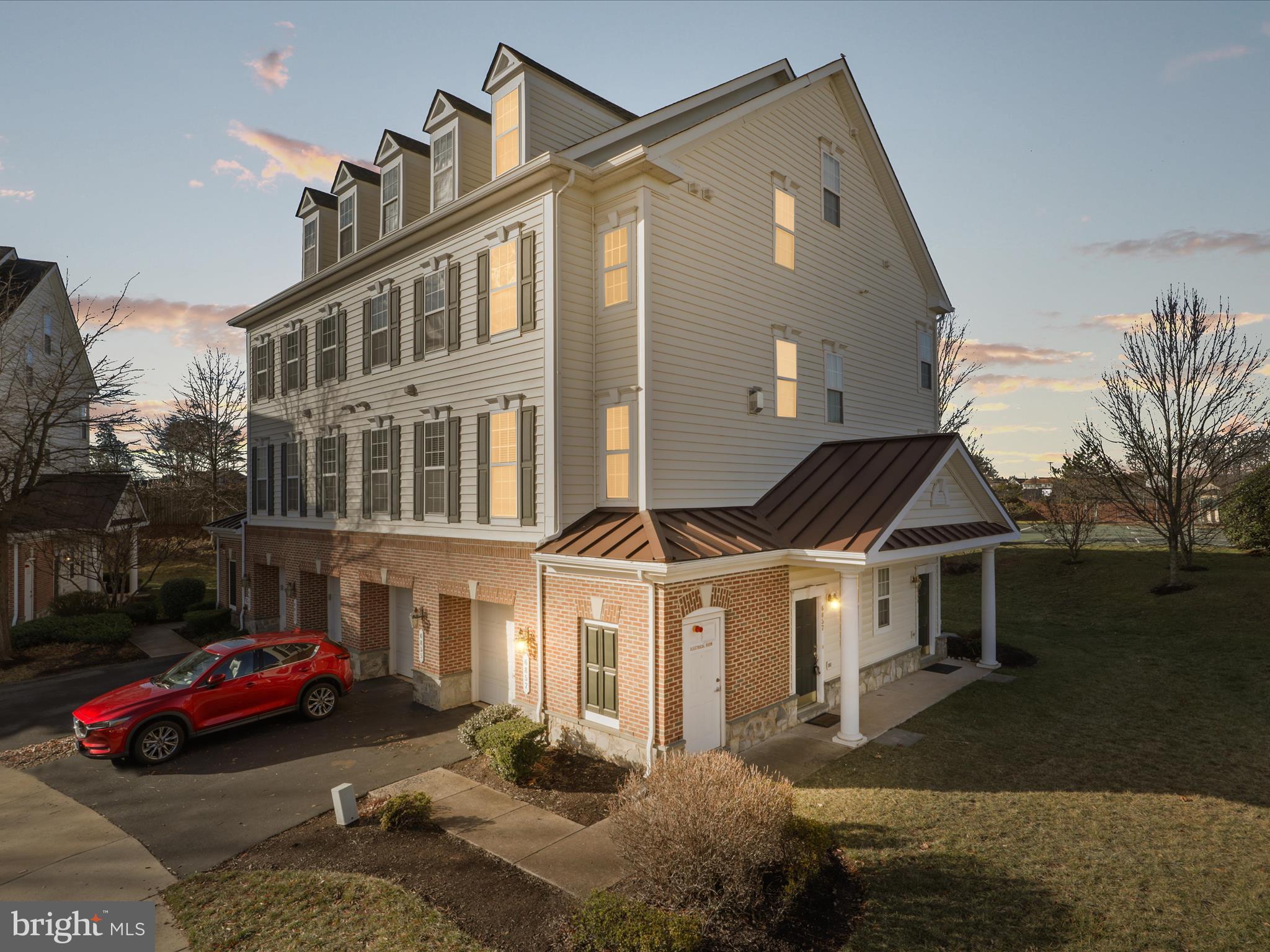 6857 Hampton Bay Ln