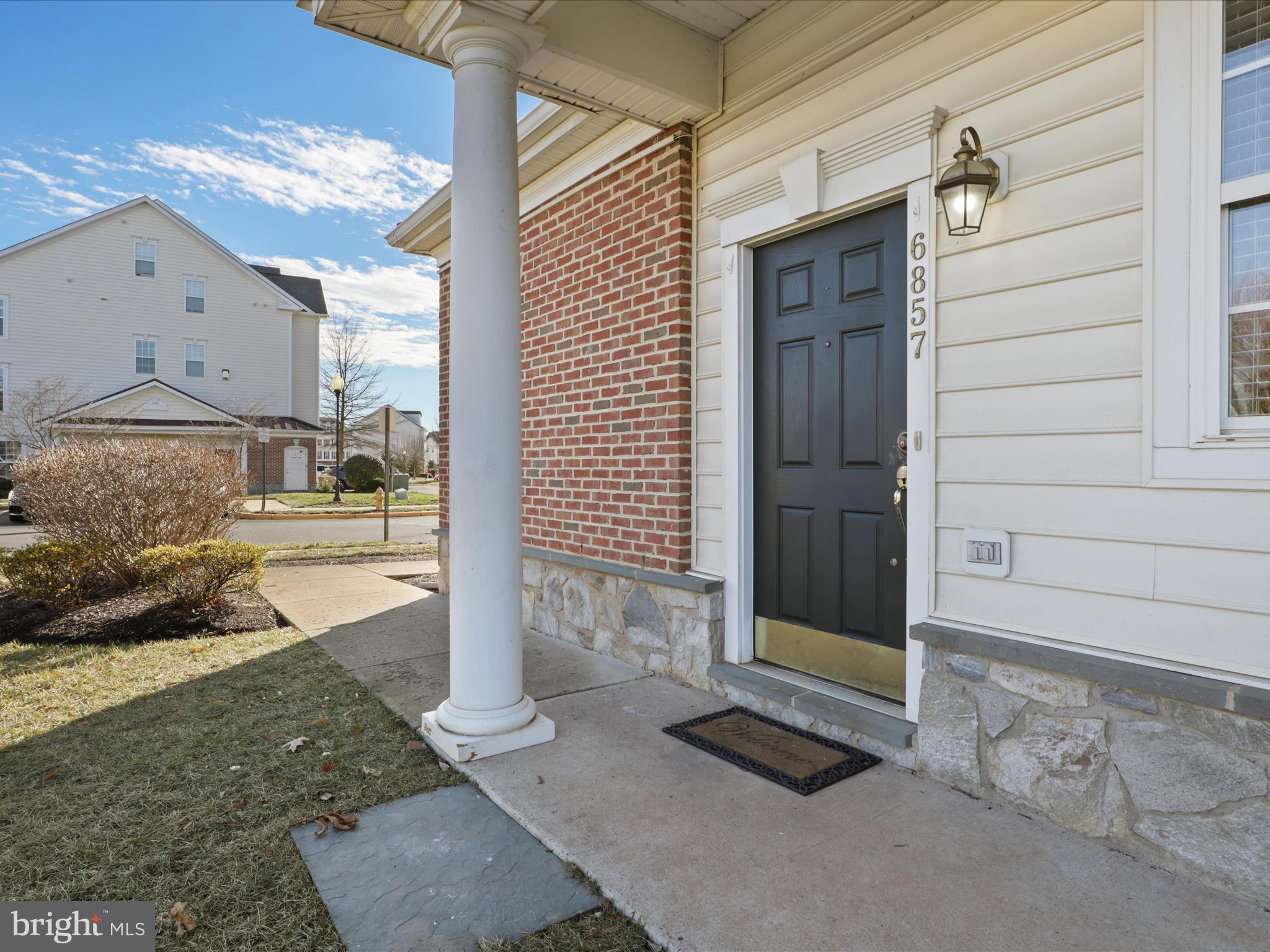 6857 Hampton Bay Ln