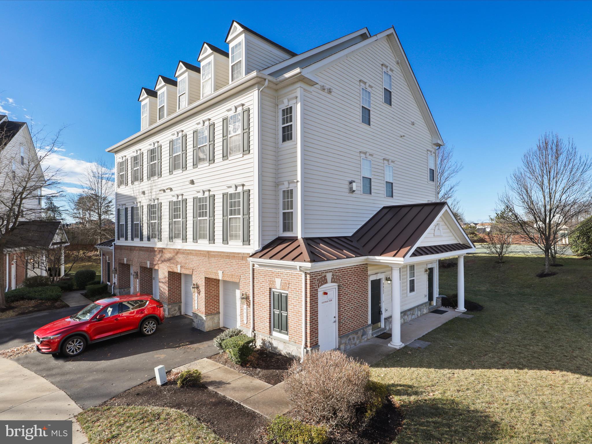 6857 Hampton Bay Ln