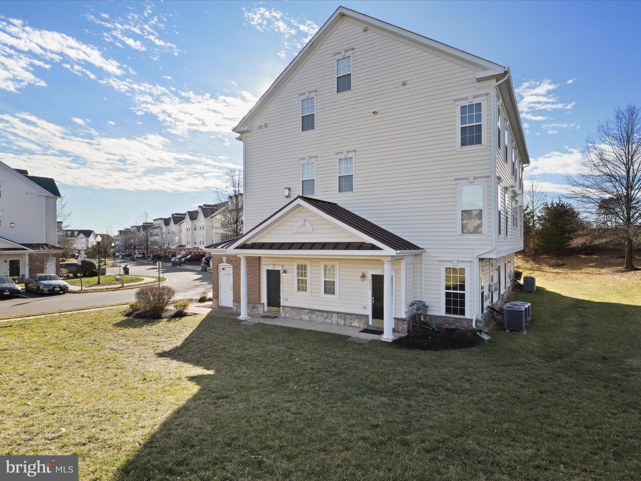 6857 Hampton Bay Ln