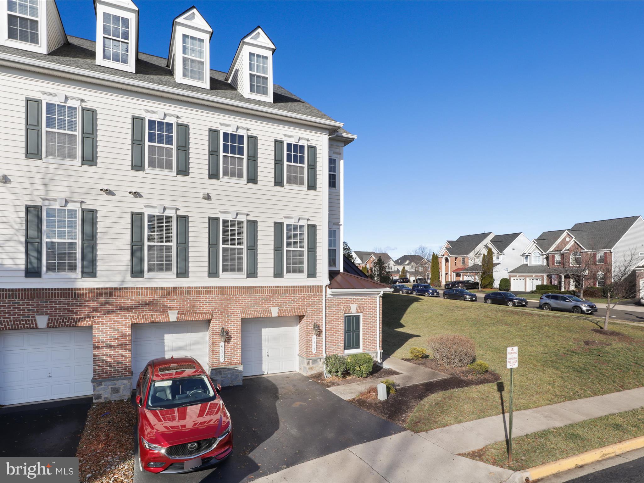 6857 Hampton Bay Ln