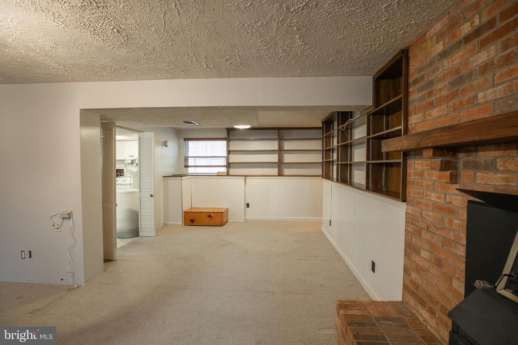 8142 Raphiel Ct