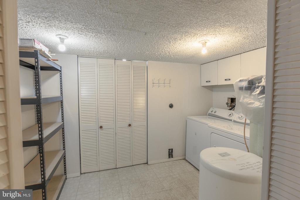 8142 Raphiel Ct