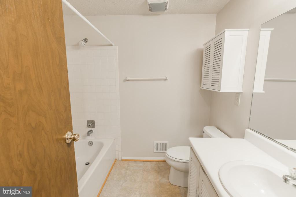 8142 Raphiel Ct