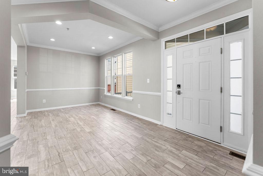 10043 Pentland Hills Way