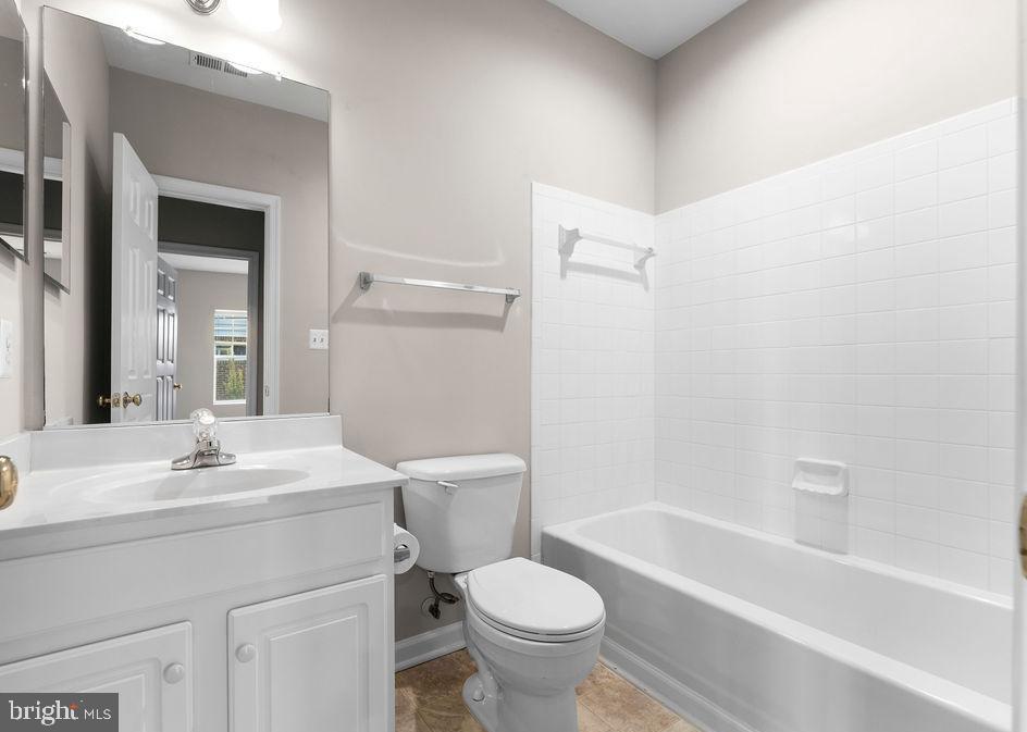 10043 Pentland Hills Way
