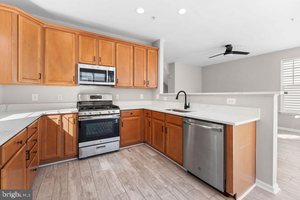 10043 Pentland Hills Way