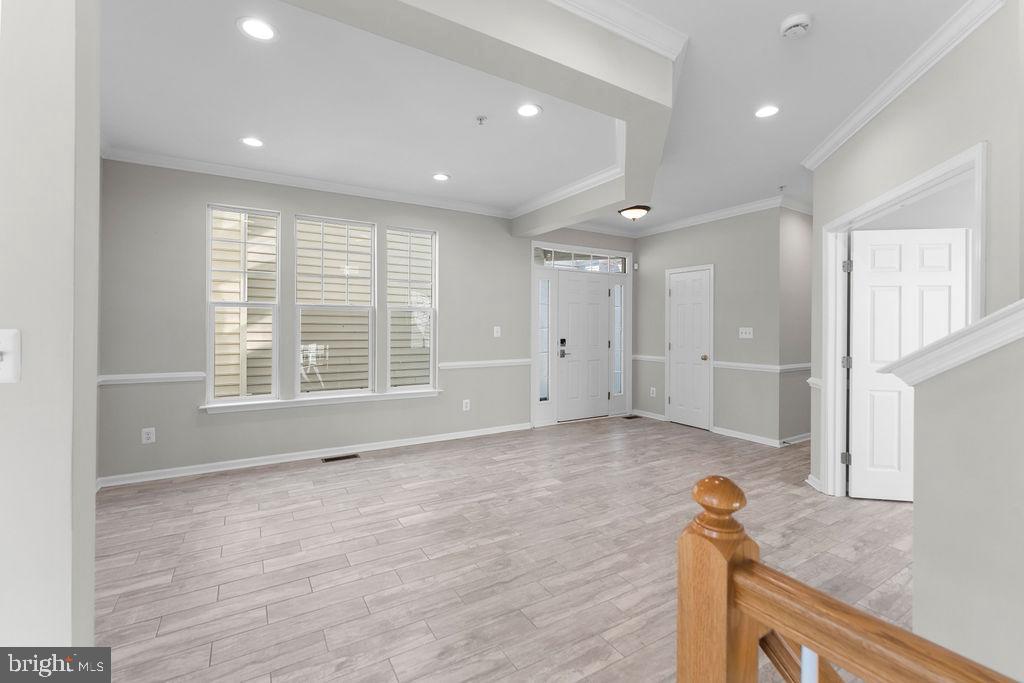10043 Pentland Hills Way