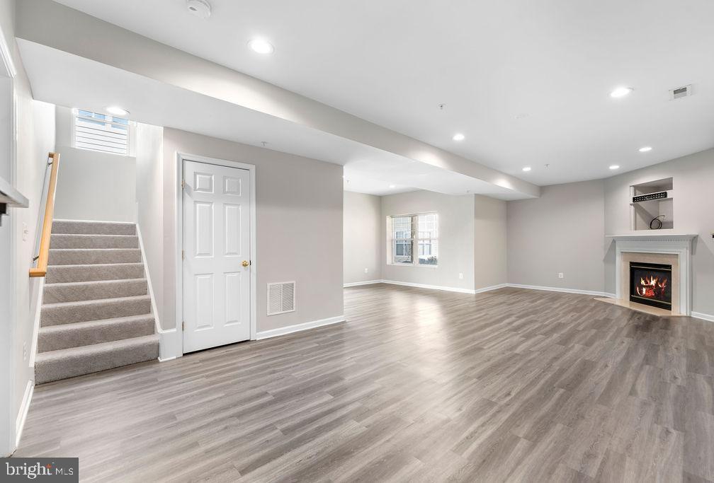 10043 Pentland Hills Way