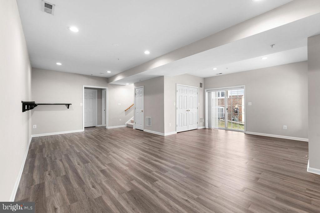 10043 Pentland Hills Way