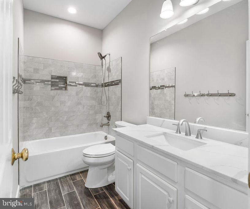10043 Pentland Hills Way
