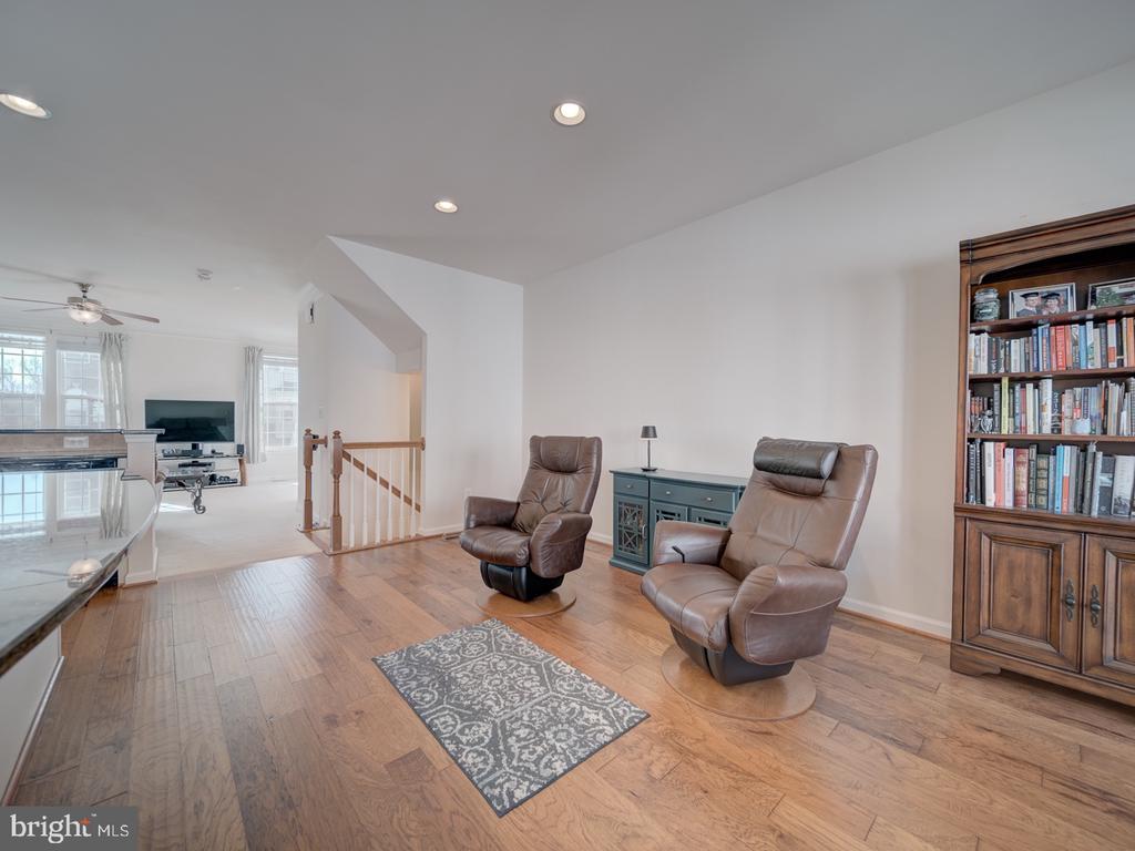 7038 Kona Dr