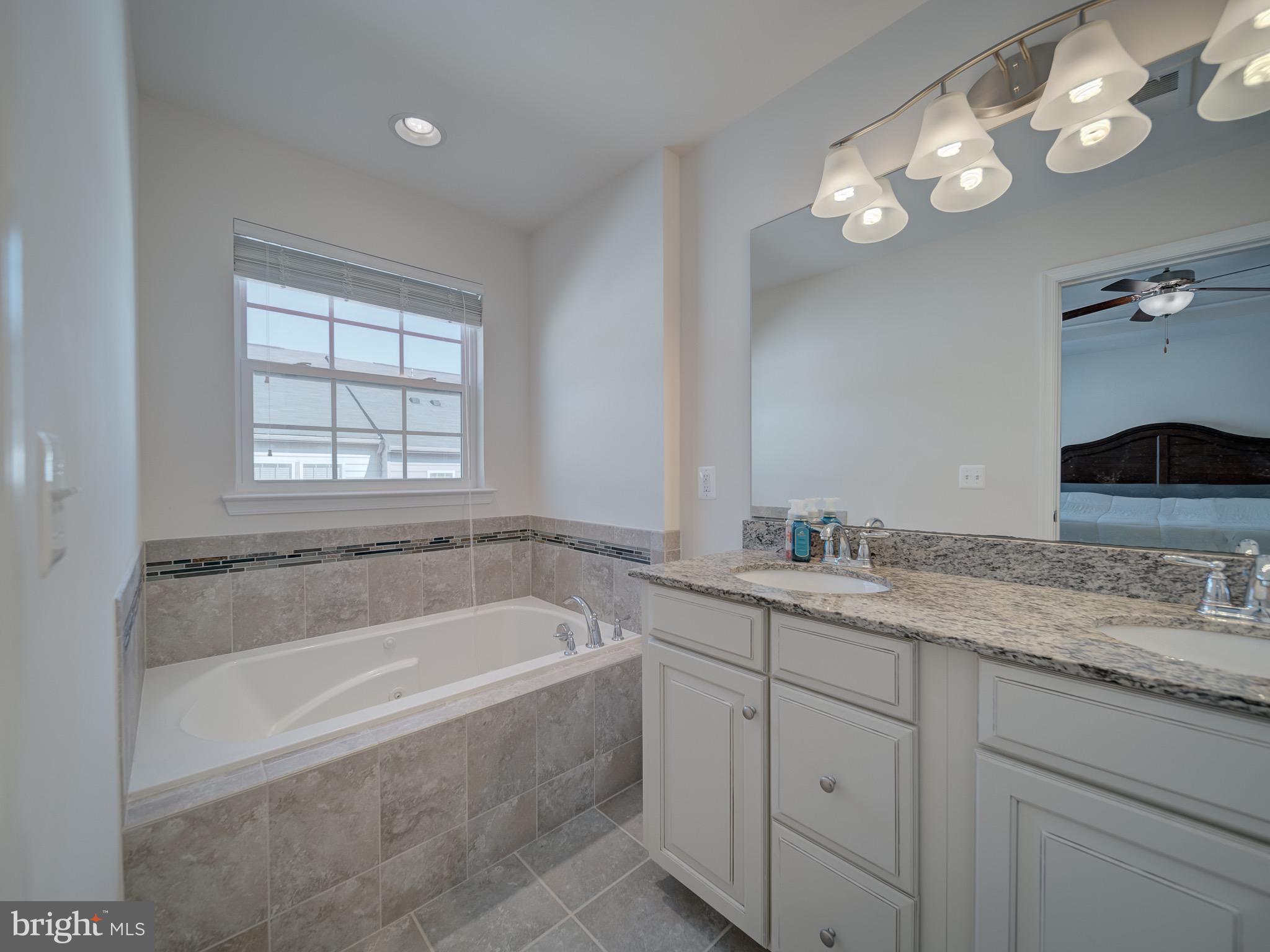 7038 Kona Dr
