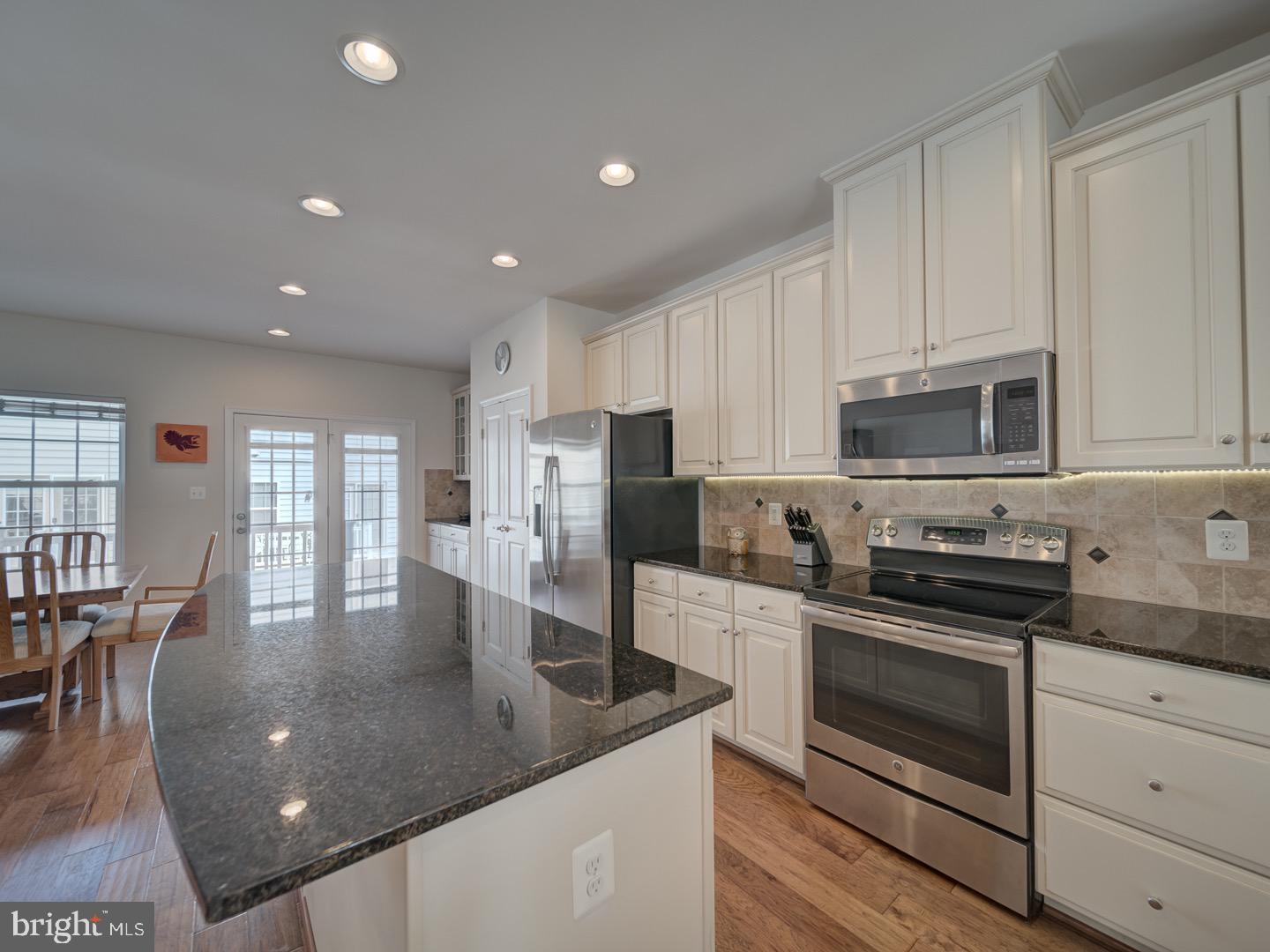 7038 Kona Dr