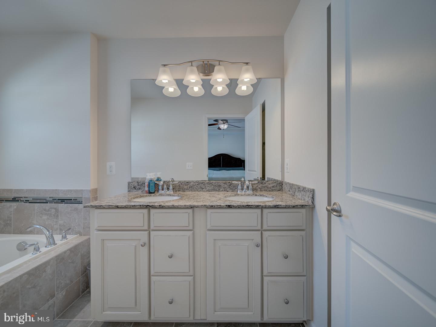7038 Kona Dr