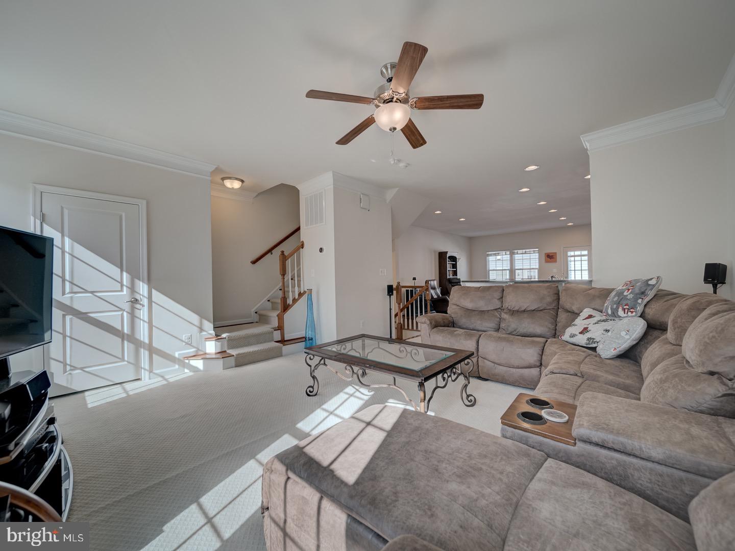 7038 Kona Dr