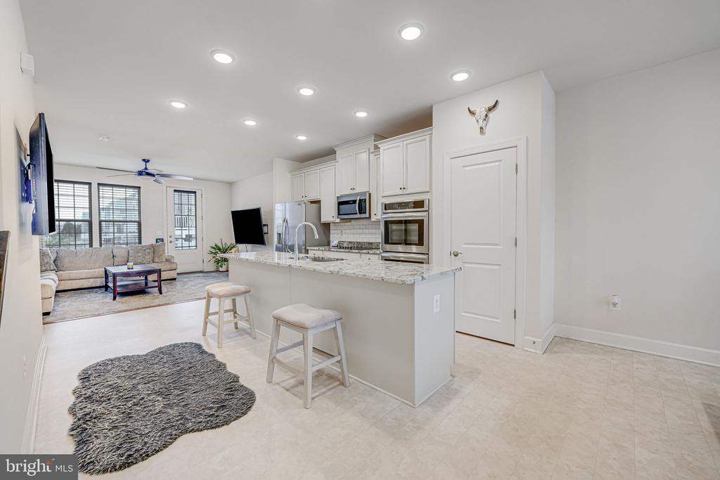 8778 Elsing Green Dr
