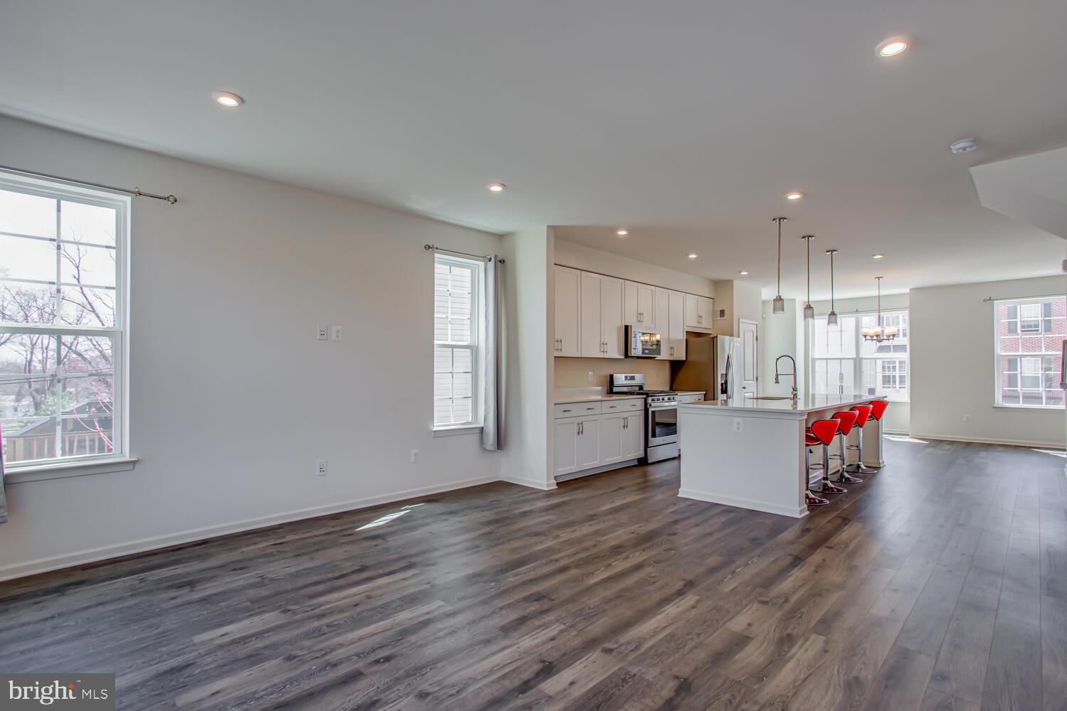 1606 Dorothy Ln