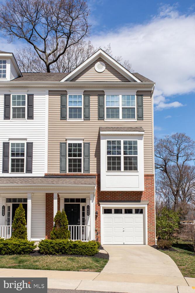 1606 Dorothy Ln