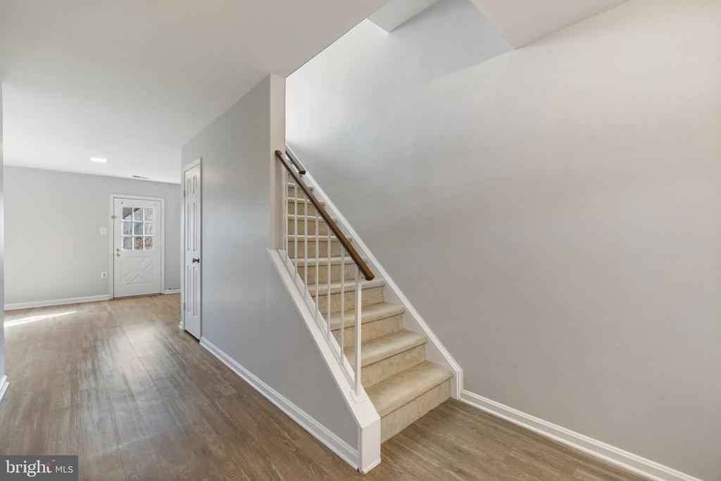 10243 JAMAICA LN