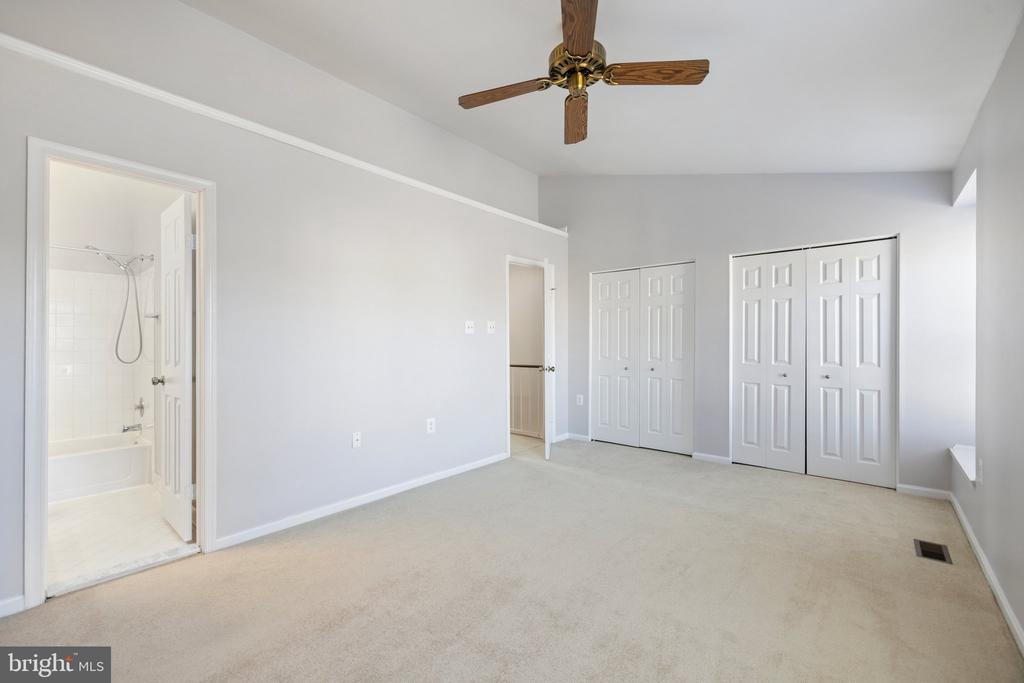 10243 JAMAICA LN