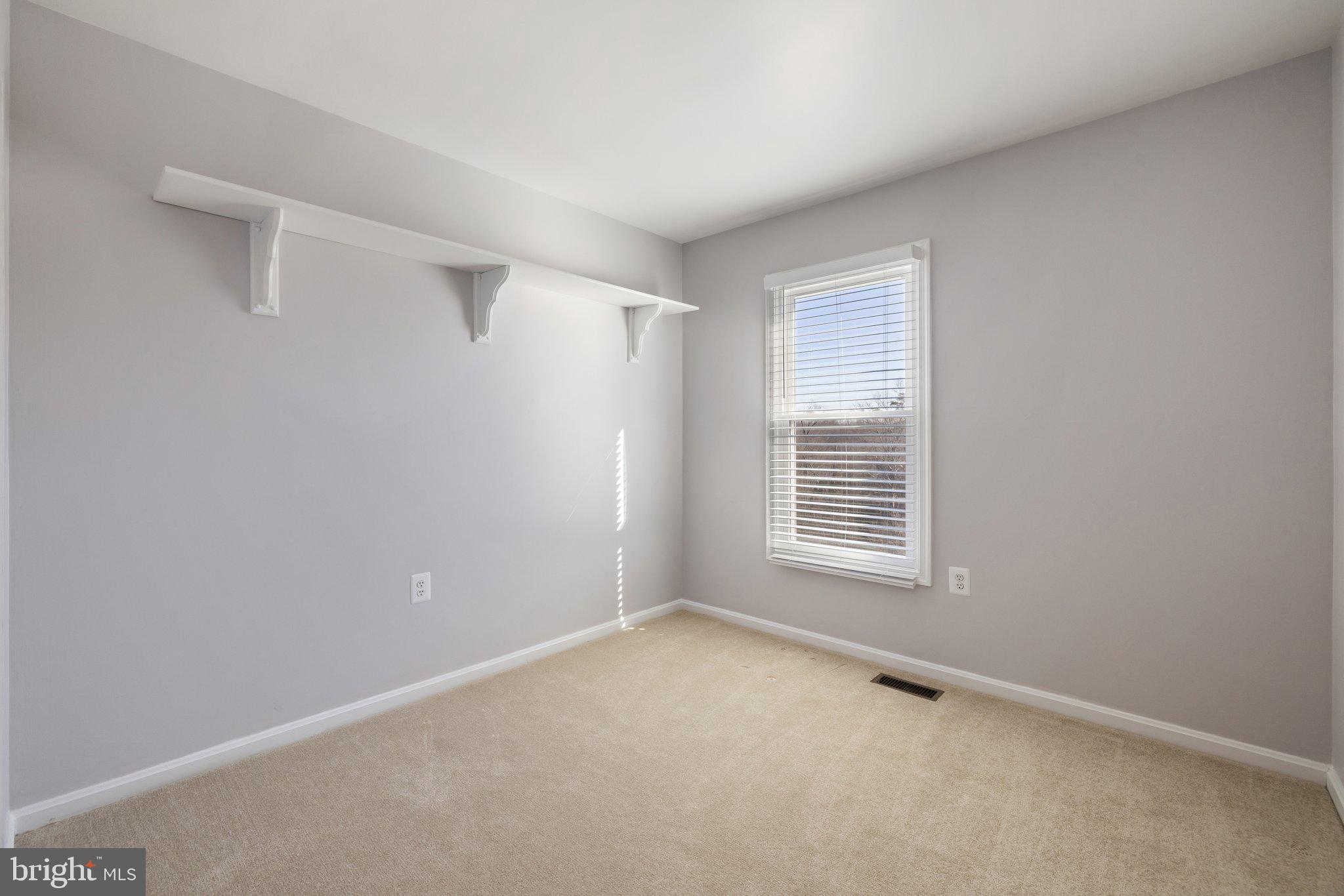 10243 JAMAICA LN