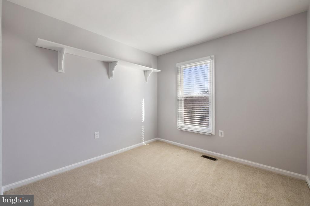 10243 JAMAICA LN