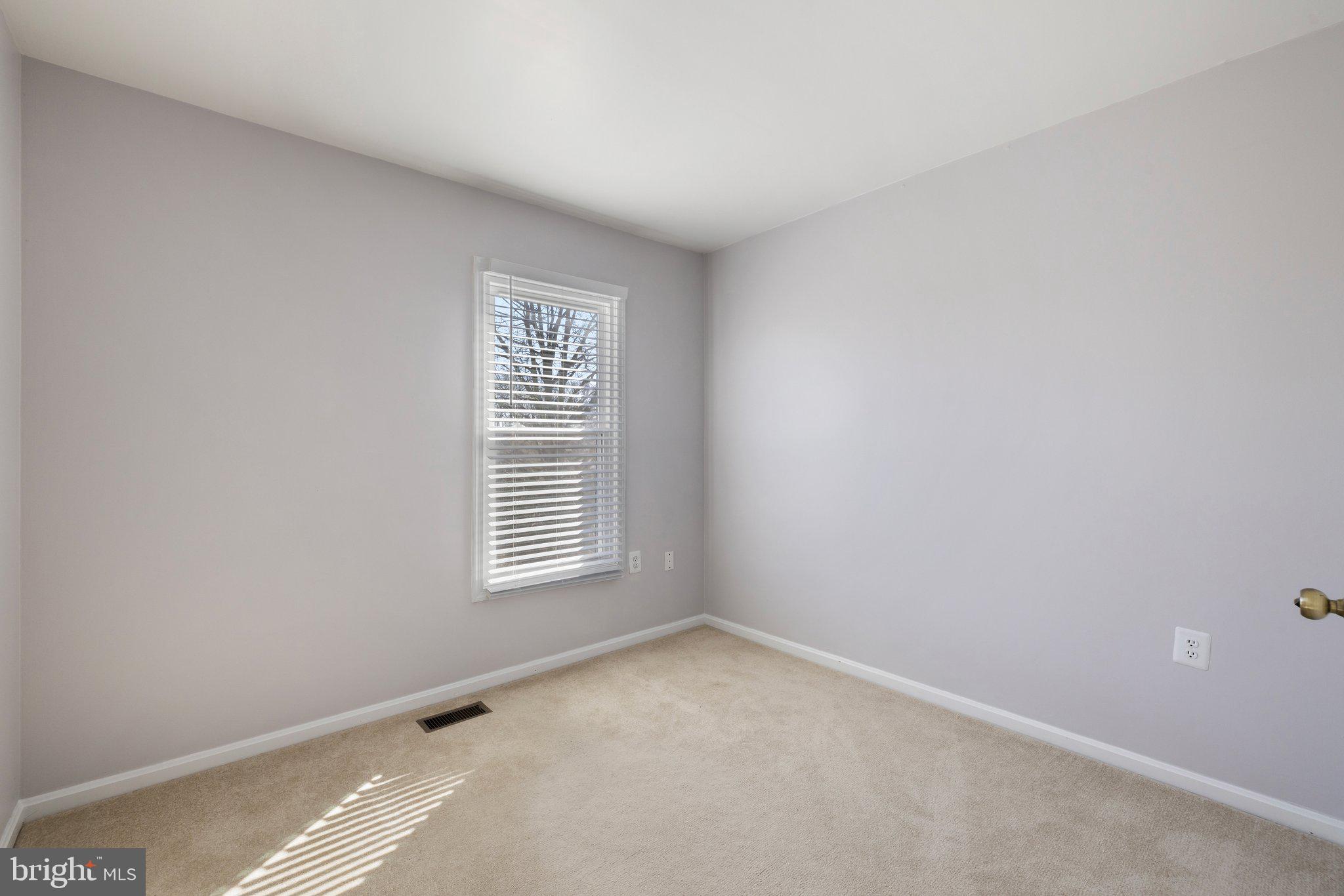 10243 JAMAICA LN