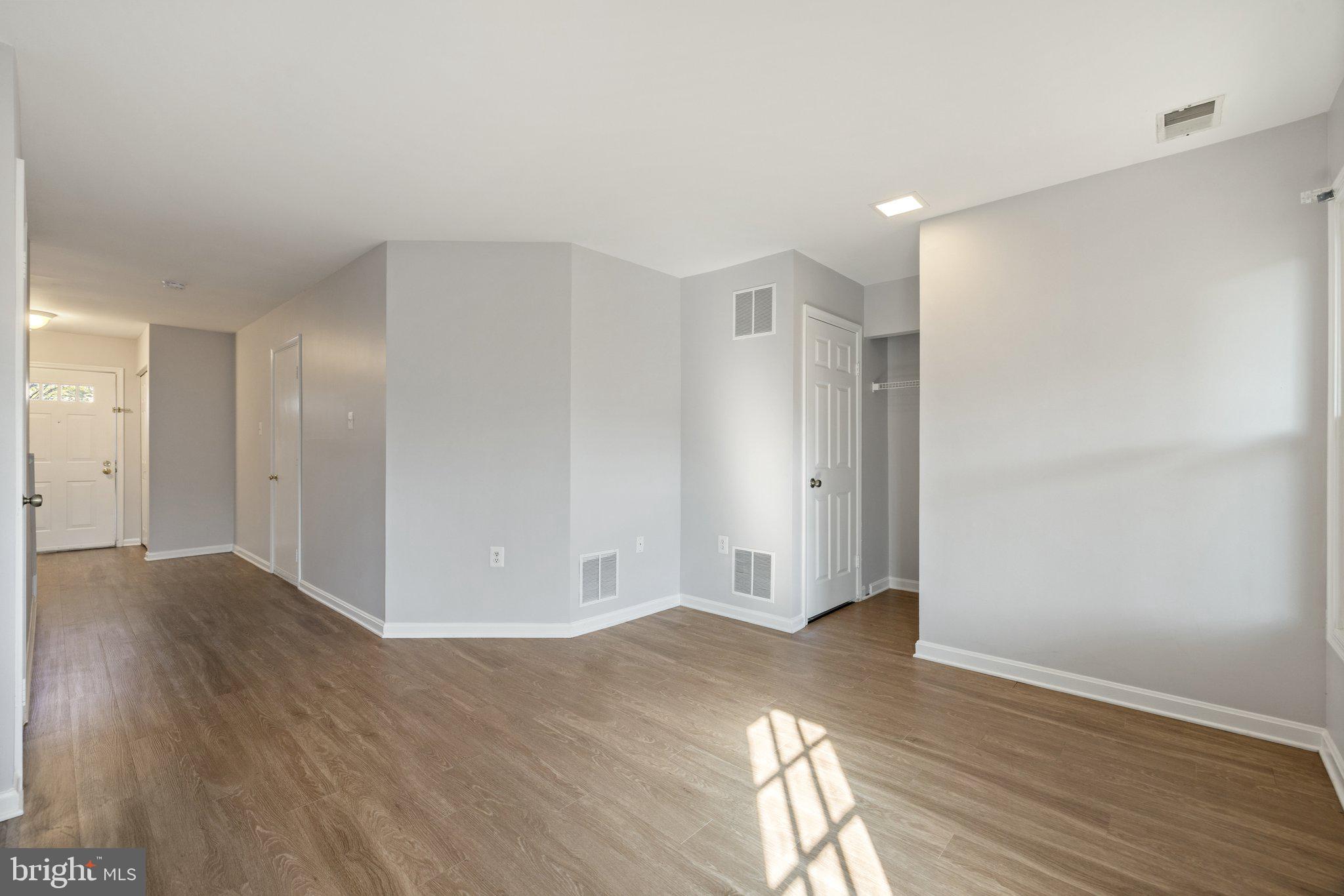 10243 JAMAICA LN