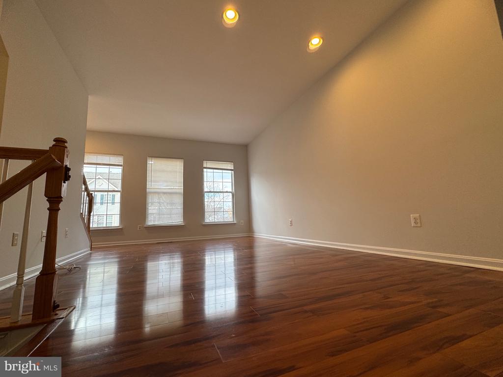 12499 HEYKENS LN