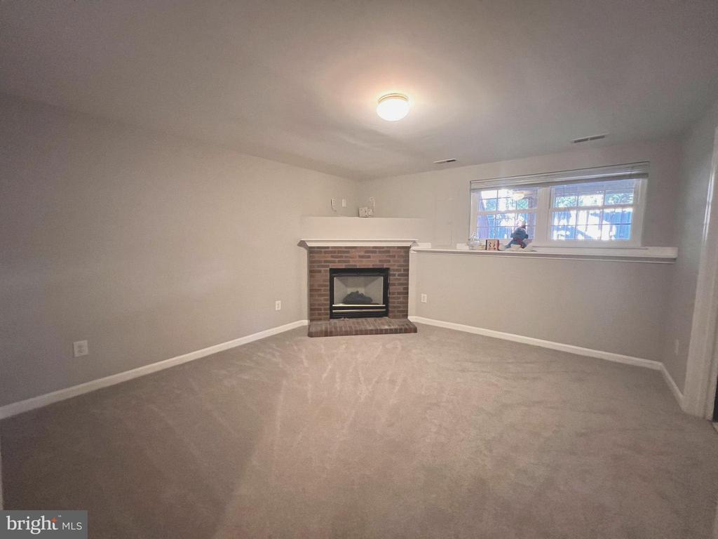 10510 MONTROSE WAY