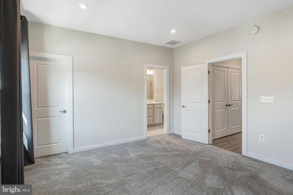 17914 Woods Overlook Dr