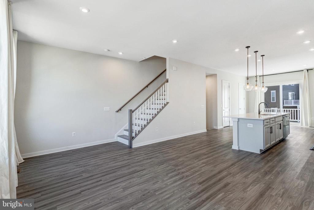 17914 Woods Overlook Dr