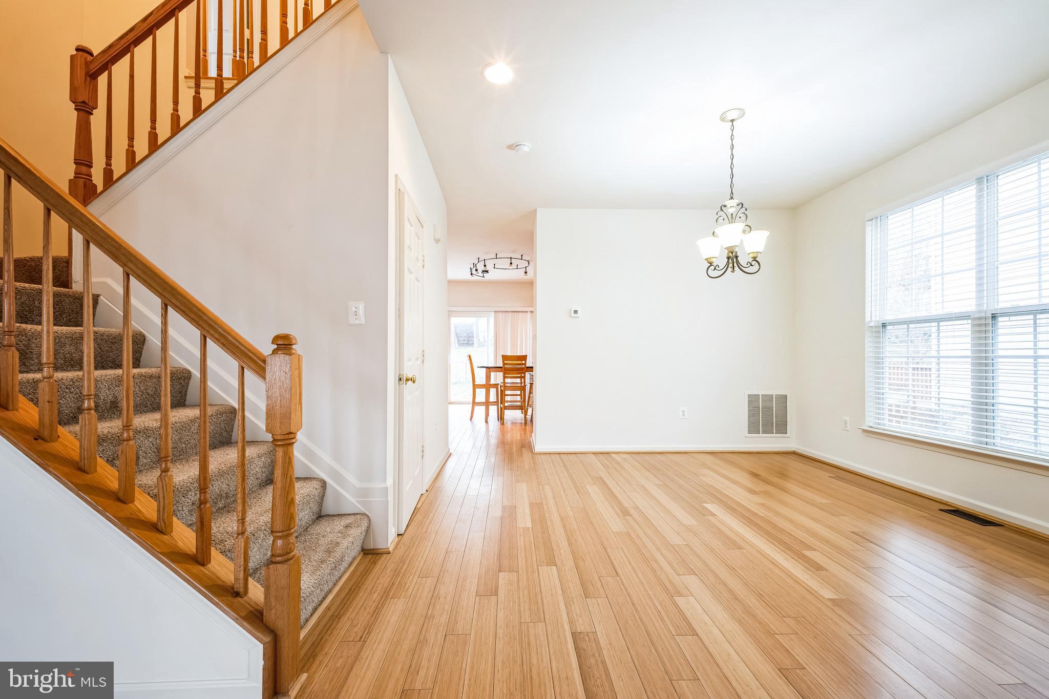 5553 Hobsons Choice Loop