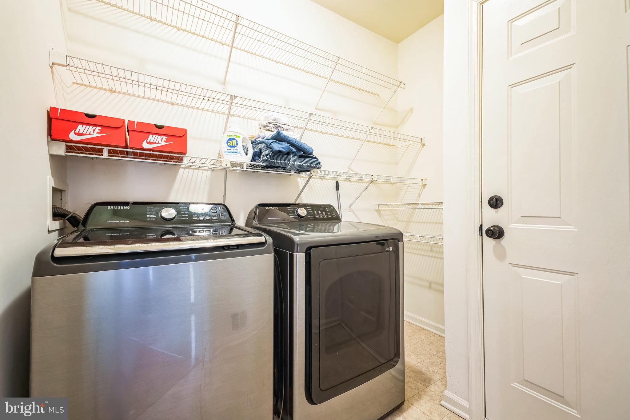 5553 Hobsons Choice Loop