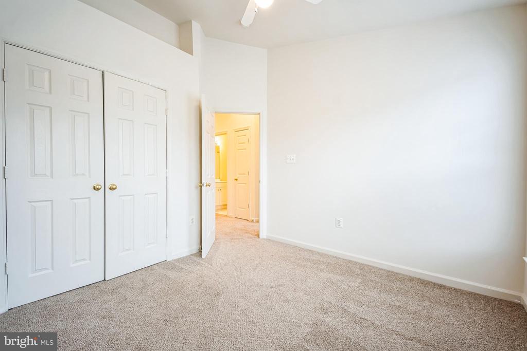 5553 Hobsons Choice Loop