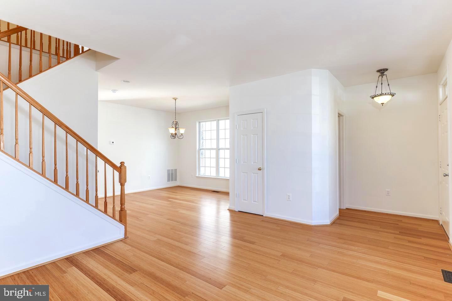 5553 Hobsons Choice Loop