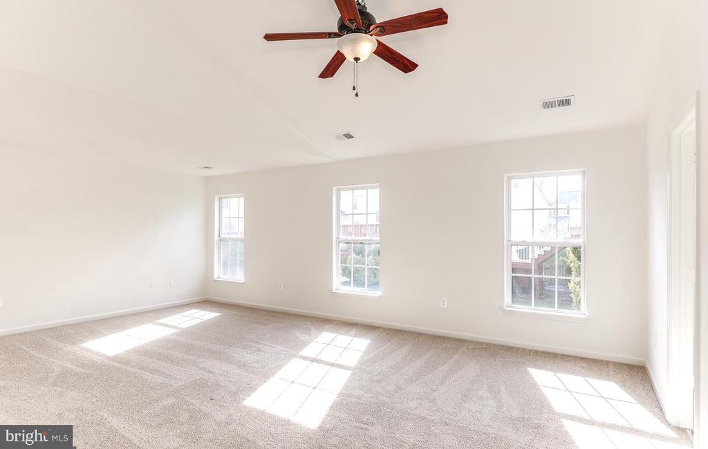5553 Hobsons Choice Loop