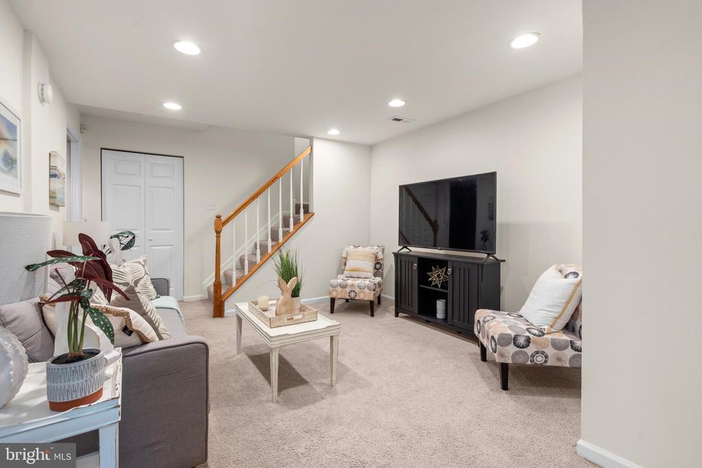 15262 Larkspur Ln