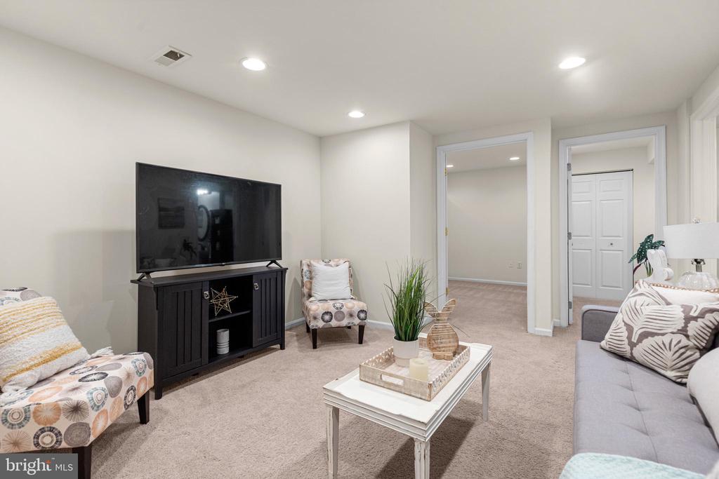 15262 Larkspur Ln