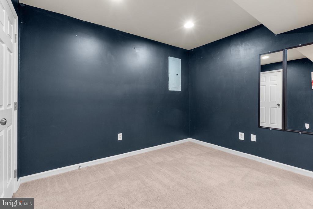 15262 Larkspur Ln