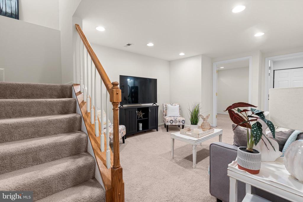 15262 Larkspur Ln