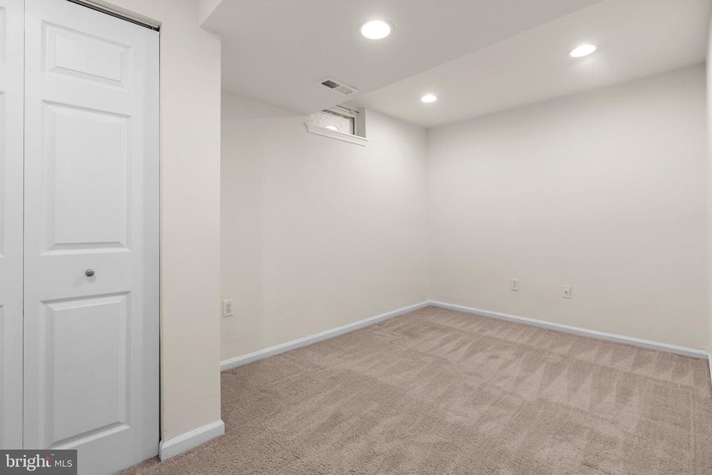 15262 Larkspur Ln