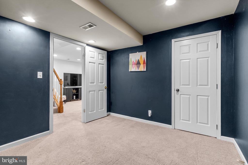 15262 Larkspur Ln